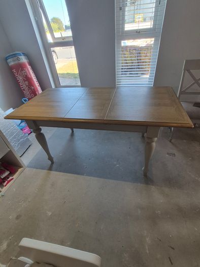 Extendable Kitchen Table and Chairs