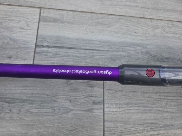 Dyson v15