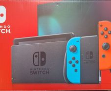Nintendo Switch 32GB BOXED