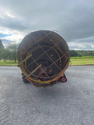 Teagle tomahawk round bale shredder