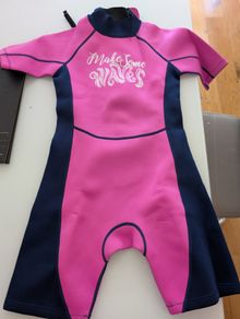 Girls pink wet suit (Age 9-10yrs)
