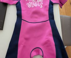 Girls pink wet suit (Age 9-10yrs)