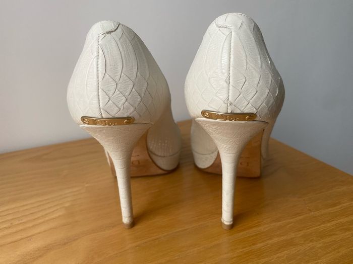 Christian DIOR Beige Python Embossed Nubuck Miss Dior Pumps Size 37 (4,5 UK)