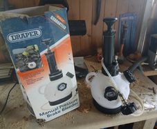 Draper manual pressure brake bleeder 2l
