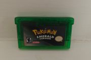 Pokemon Emerald GameBoy Advance GBA