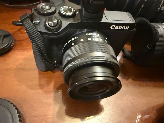 Canon EOS M6 Mark II, 2,100 shots, EVF-DC2, 15-45 + 55-200 + 28-135, flash, bags