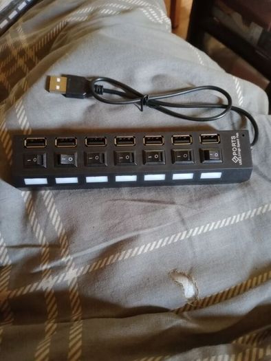7 Slot USB Tower