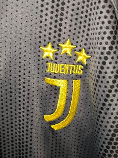Juventus quarter zip size xs