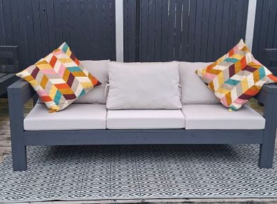 Garden patio furniture, seating, bench.