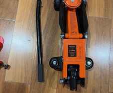 2 Tonne Hydraulic Trolley Jack