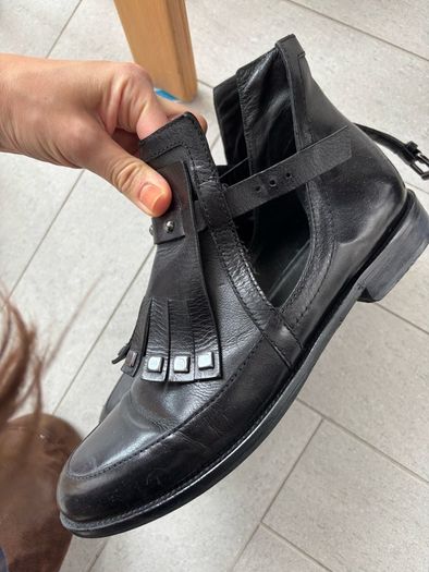 Leather shoes boots