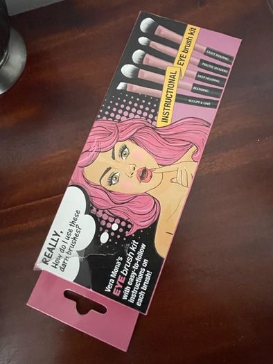 Vero Mona Instructional Eye Brush Set - New