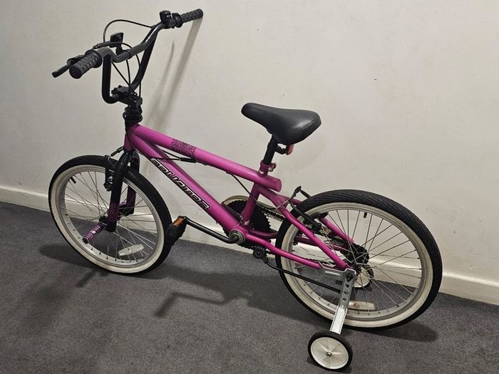 Girls bike 20inch Bmx Stabilisers