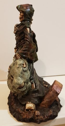 Dungeons & Dragons style large figurines X3