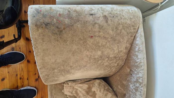chaise lounge