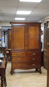 Georgian Mahogany Linen Press / Wardrobe