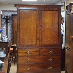 Georgian Mahogany Linen Press / Wardrobe