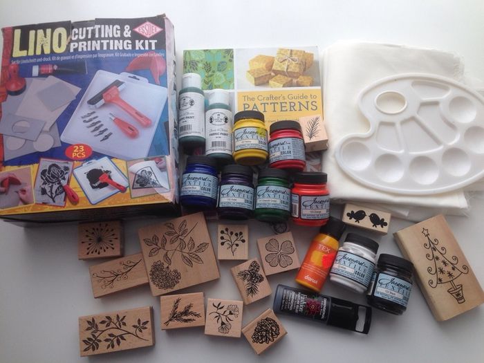 Stamping supplies set
