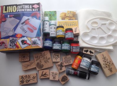 Stamping supplies set