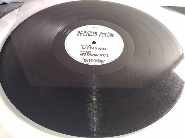 The Two Amigos - SET YOU FREE! - Recycled Part One - Piano HOUSE Dublin CLASSIC! Gotta Have HOUSE Music all night long...