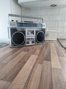 vintage sanyo boombox