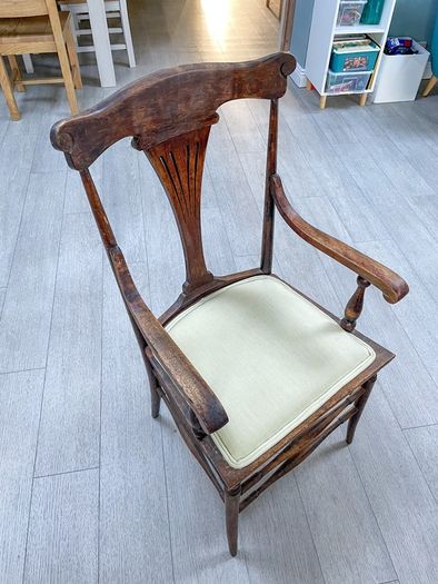 Pair of Georgian Revival Hepplewhite-Style Armchairs (c. 1890-1920)