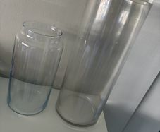 2 Vases