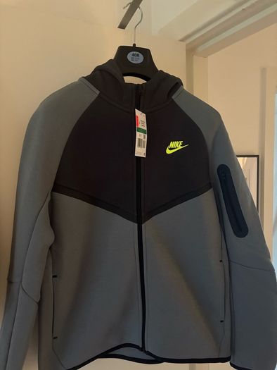 Nike tech hoodie - brand new