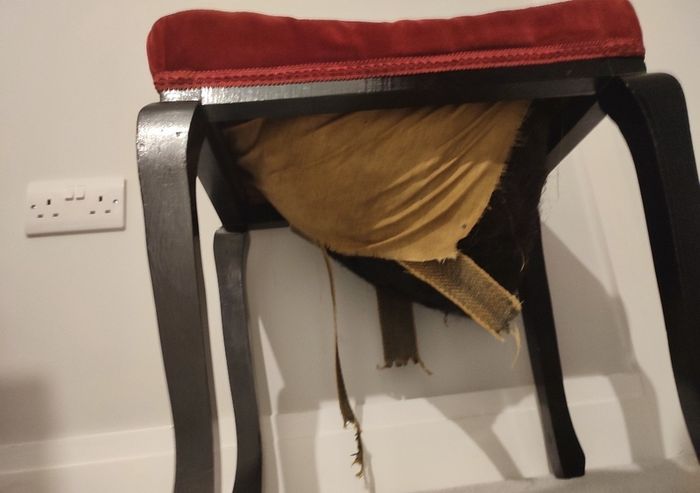 Piano seat