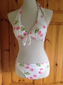 BNWOT Halter Neck Bikini & Matching Skirt Sarong