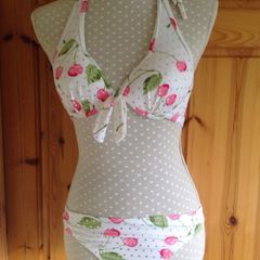 BNWOT Halter Neck Bikini & Matching Skirt Sarong