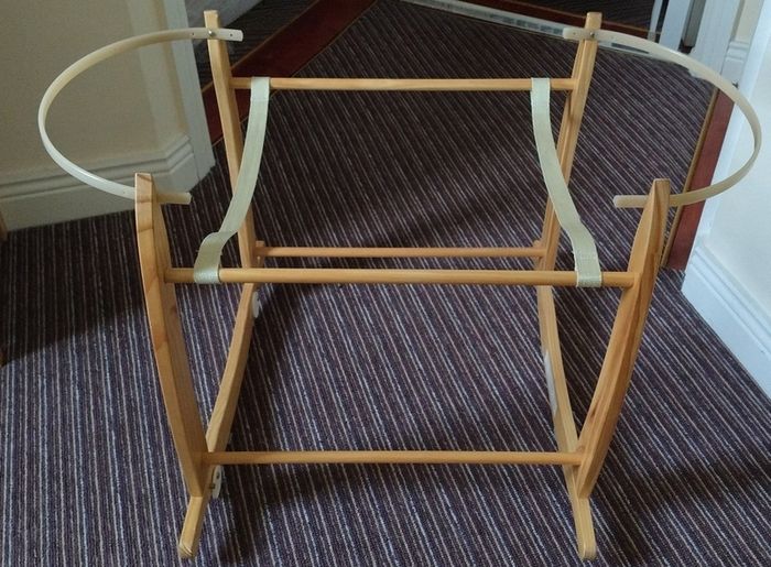 Moses Basket, mattress & mattress sheets