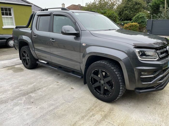 Kinsealy pets Jobs: VW Amarok side steps