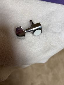 Guitar tuner machine heads