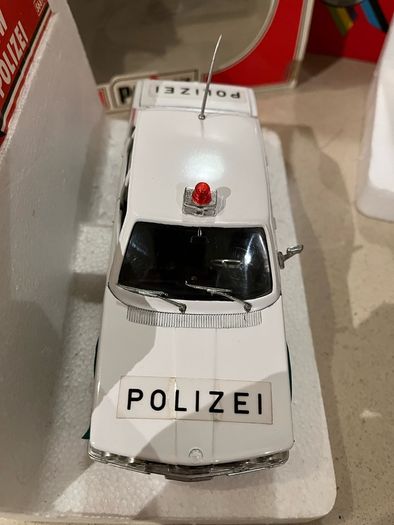 BMW Serie 5 German police 1/24 rare NIB