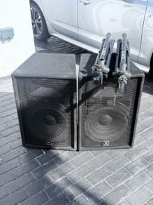 2 Jbl jrx 215 speakers and stands