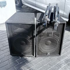 2 Jbl jrx 215 speakers and stands
