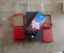 Motorola Razr 60 Ultra 512gb Flip boxed in excellent condition