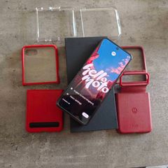Motorola Razr 60 Ultra 512gb Flip boxed in excellent condition