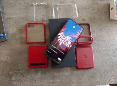 Motorola Razr 60 Ultra 512gb Flip boxed in excellent condition