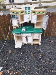 outdoor kitchen
