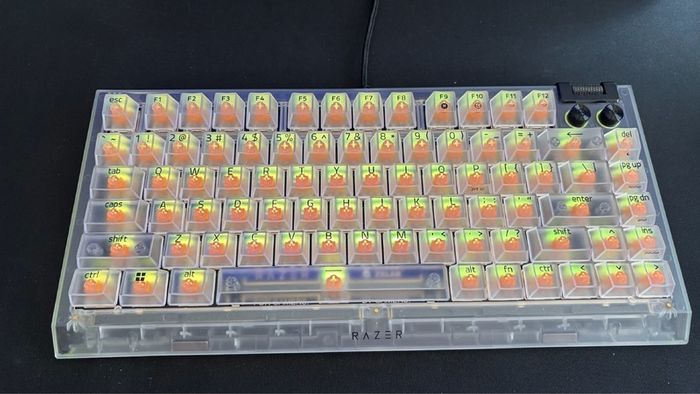 Razer BlackWidow V4 75% Phantom White