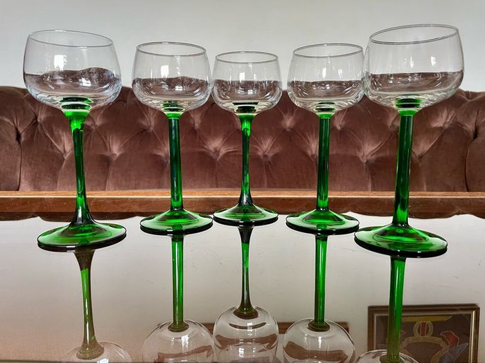 Classic Emerald Green Long Stem Wine Glasses made in France