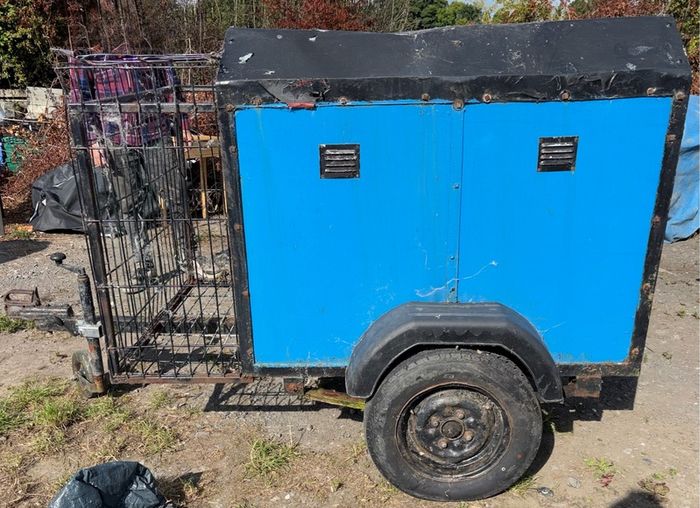 dog trailer