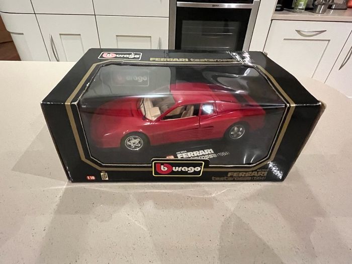 Ferrari Testarossa 1/18 Burago