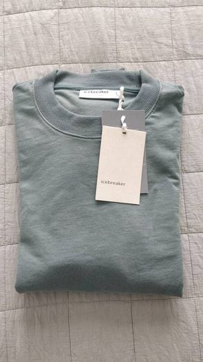 Brand new Icebreaker sweatshirt size XS - sage