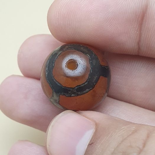 Lot of 2 Vintage Etched Carnelian Agate Beads