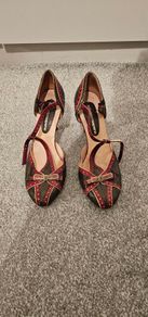 Ladies shoes