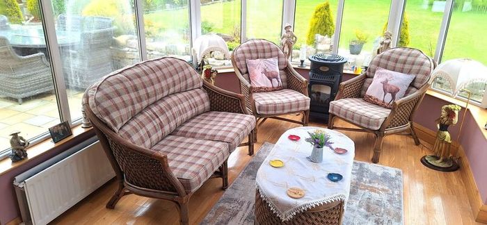 Stylish 4-piece Wicker Set