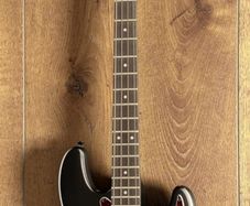 Harley Benton Pj4 With Amp And Case